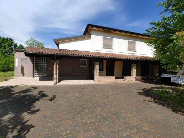 Case e ville in vendita di 114 m² in Via Vallenoncello, 56