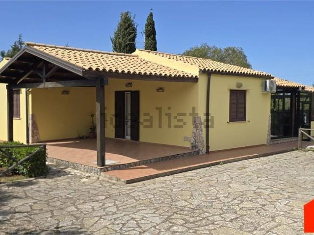 Case e ville in vendita di 1155 m² in Contrada Fraginesi