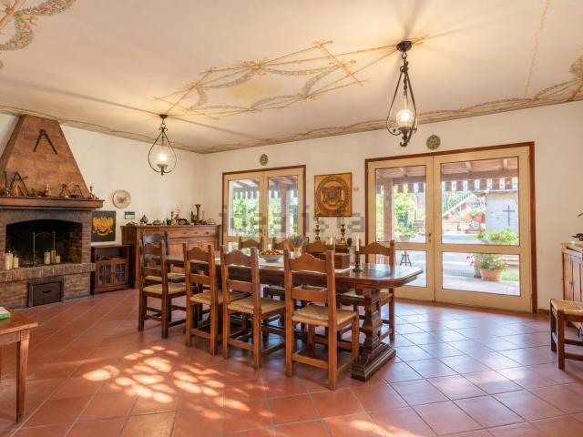 Case e ville in vendita di 1150 m²