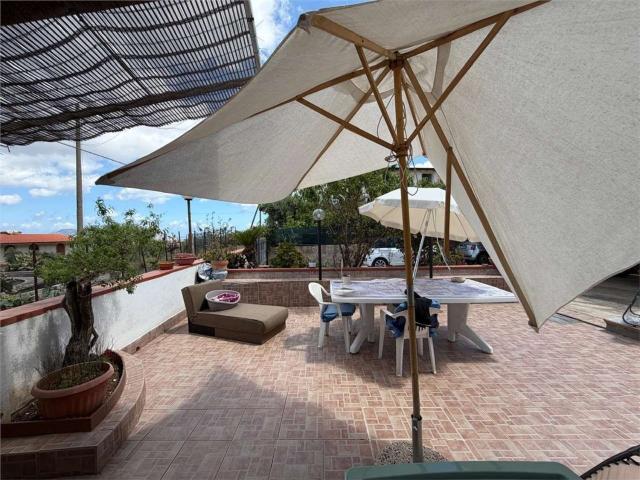 Case e ville in vendita di 115 m² in Via Ciraulo