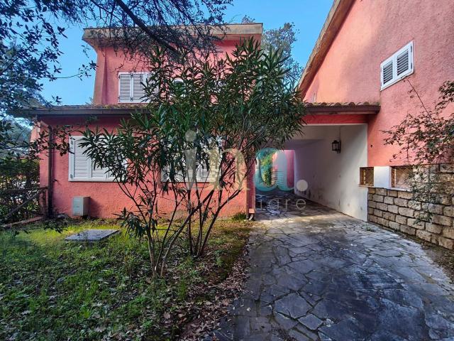 Case e ville in vendita di 115 m² in Via delle Sughere
