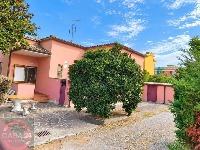 Case e ville in vendita di 115 m² in Via Monti Appennini, 29
