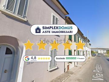 Case e ville in vendita di 115 m² in Via Pratese