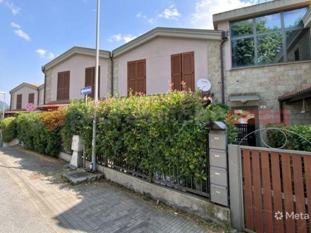 Case e ville in vendita di 115 m² in Strada di San Fortunato, 31