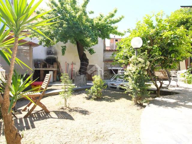 Case e ville in vendita di 116 m² in Via del Conte, 15