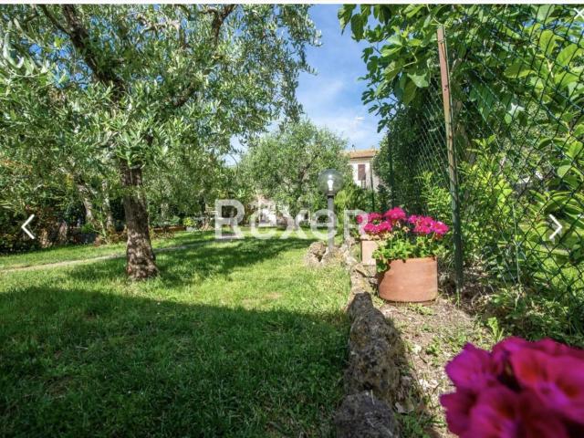 Case e ville in vendita di 116 m² in Via Tinoni