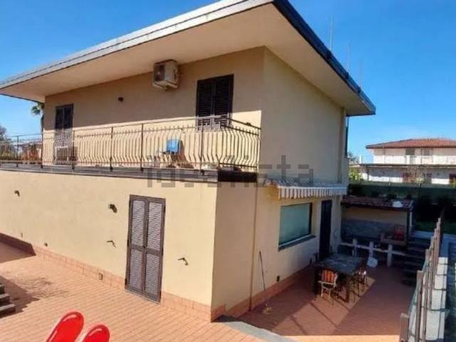 Case e ville in vendita di 116 m² in Via Tubi
