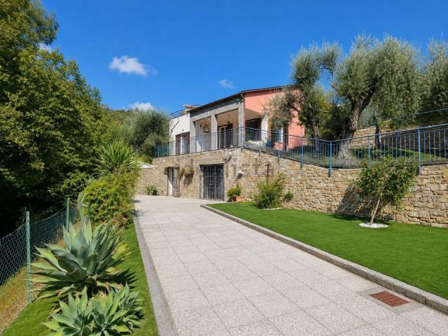 Case e ville in vendita di 117 m² in Strada Comunale Diano Imperia, 65