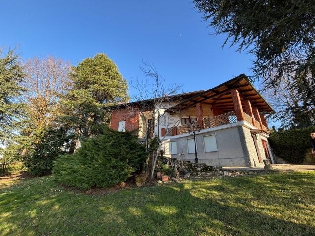 Case e ville in vendita di 117 m² in Via Borgomasino