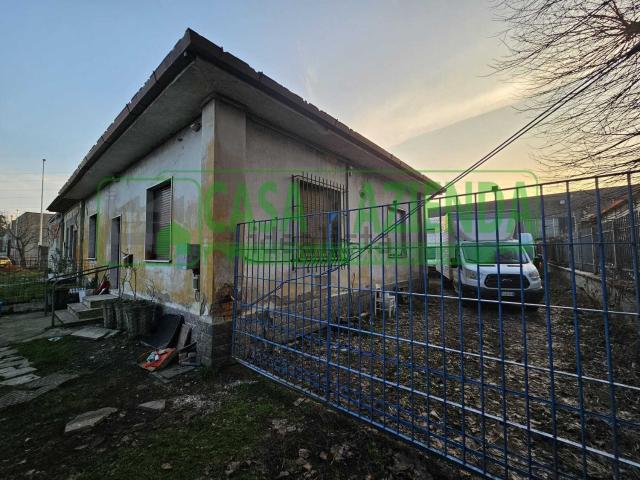 Case e ville in vendita di 117 m² in Via degli Abeti, 102