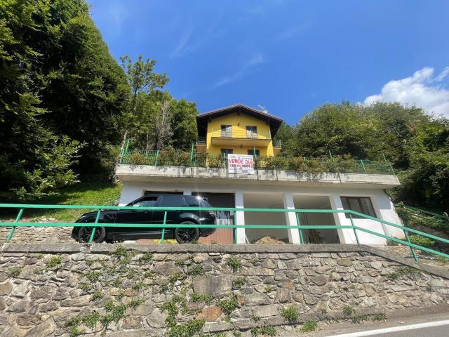 Case e ville in vendita di 117 m² in Via Valle, 8