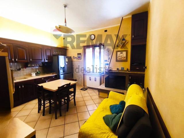 Case e ville in vendita di 118 m² in Via Maenza