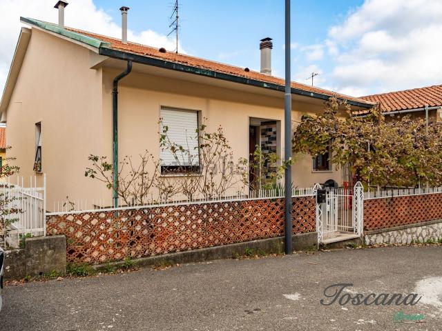 Case e ville in vendita di 118 m² in Via Fucini, 8