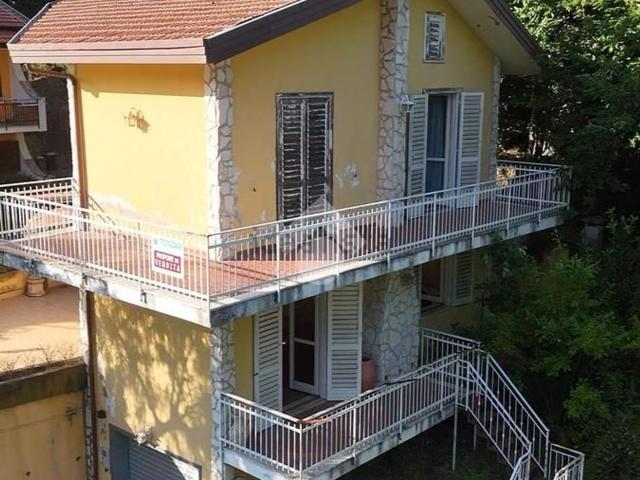 Case e ville in vendita di 119 m²