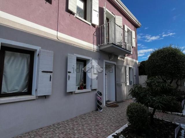 Case e ville in vendita di 119 m² in Via XXV Aprile, 41