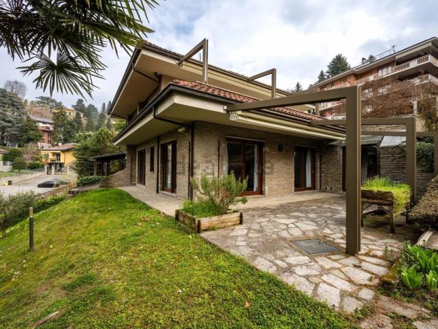 Case e ville in vendita di 385 m² in Strada Comunale di Cavoretto, 59