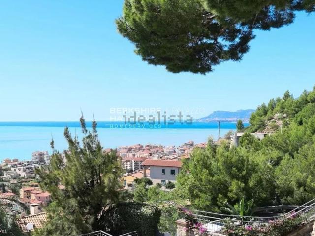 Case e ville in vendita di 11 m²