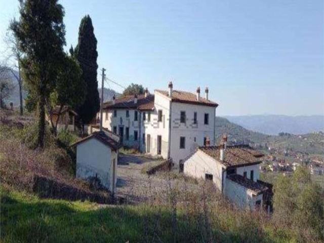 Case e ville in vendita di 1204 m² in Via Valle, 6