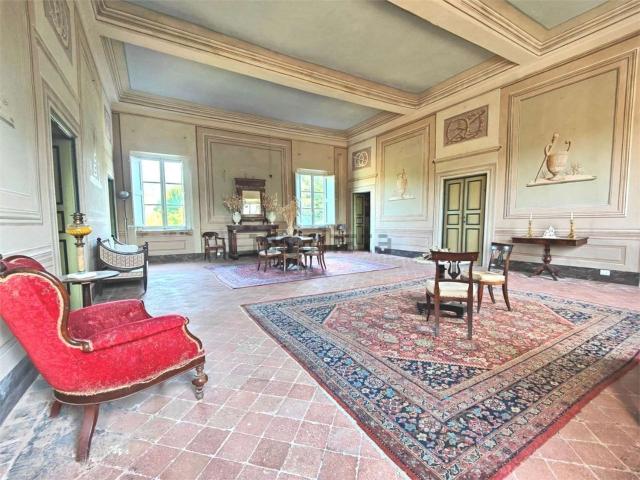 Case e ville in vendita di 1200 m² in Via Fraga Alta