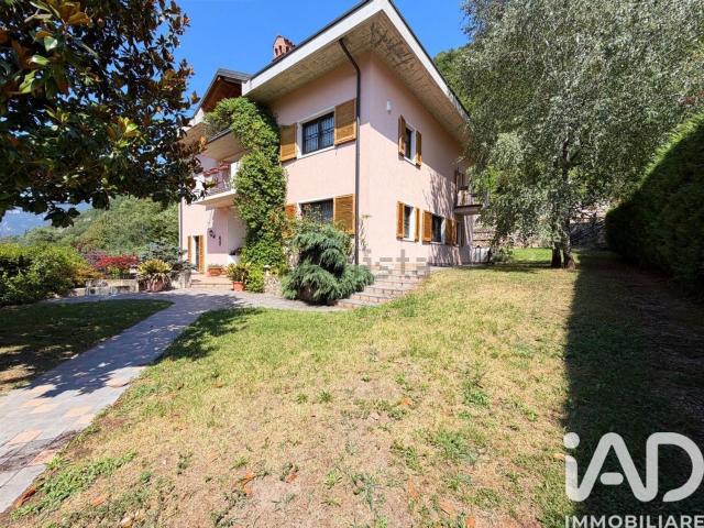 Case e ville in vendita di 1200 m² in Via Largaiolli, 9