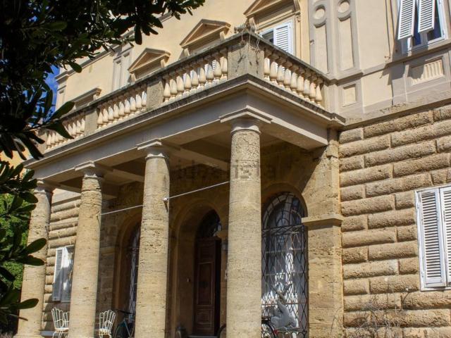 Case e ville in vendita di 1200 m² in Viale Italia