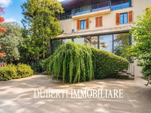 Case e ville in vendita di 1201 m² in Via Giuseppe Garibaldi, 7