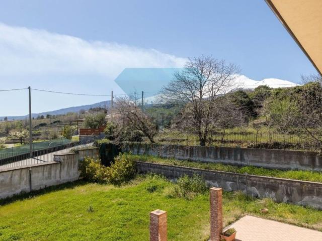 Case e ville in vendita di 120 m² in Via Trainara, 35