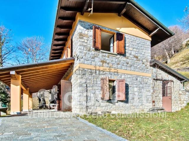 Case e ville in vendita di 240 m² in Via Cima Predore