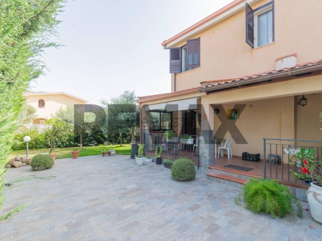 Case e ville in vendita di 120 m² in Via Amerigo Vespucci, 152