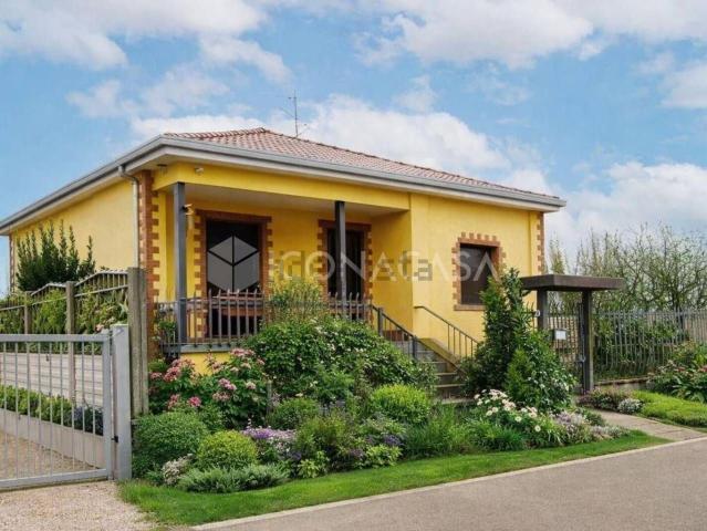 Case e ville in vendita di 120 m² in Via Adamello, 19