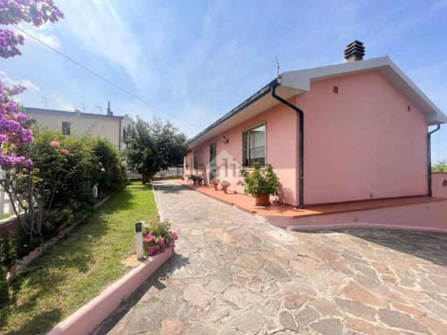 Case e ville in vendita di 120 m² in Via Aiaccia