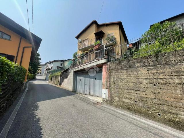 Case e ville in vendita di 120 m² in Via Borlezza, 1