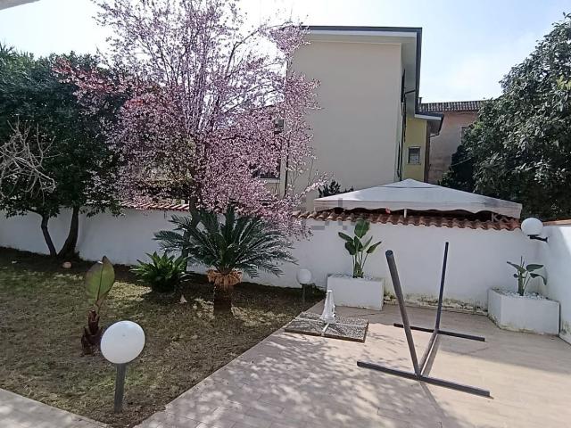 Case e ville in vendita di 120 m² in Via Guglielmo Capolino, 21
