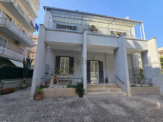 Case e ville in vendita di 120 m² in Via Dalmazia, 48