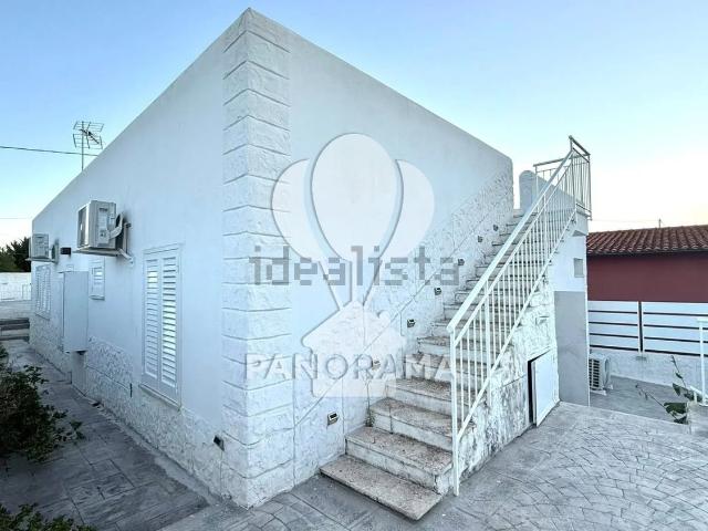 Case e ville in vendita di 120 m² in Via de Mauro