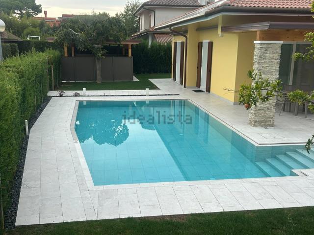 Case e ville in vendita di 120 m² in Via dei Tamerici