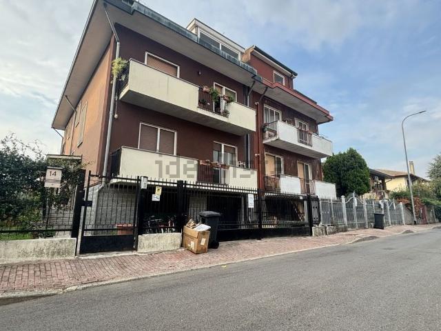 Case e ville in vendita di 120 m² in Via del Cavaliere, 12