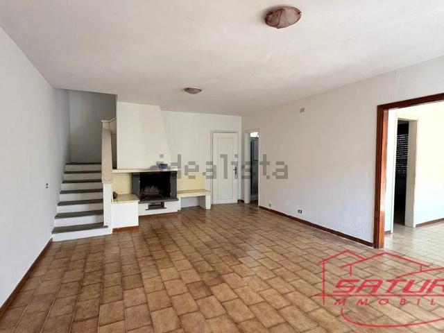 Case e ville in vendita di 120 m² in Via della Chiesa di Nave
