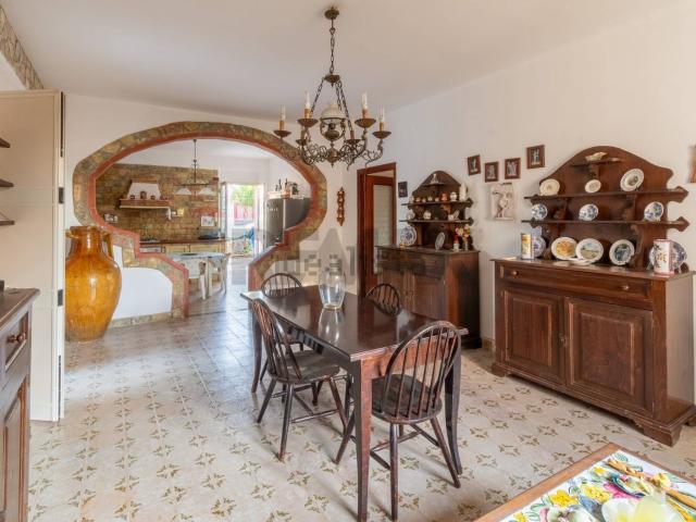 Case e ville in vendita di 120 m² in Via delle Mimose