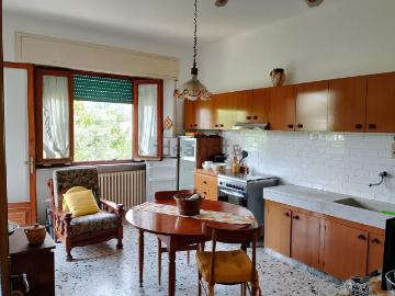 Case e ville in vendita di 120 m² in Via di Mammoli