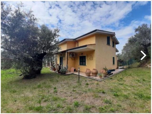 Case e ville in vendita di 120 m² in Via Fontecarmine