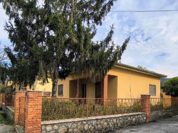 Case e ville in vendita di 120 m² in Via Italica