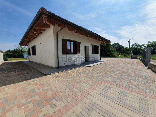 Case e ville in vendita di 120 m² in Via Leinì, 5