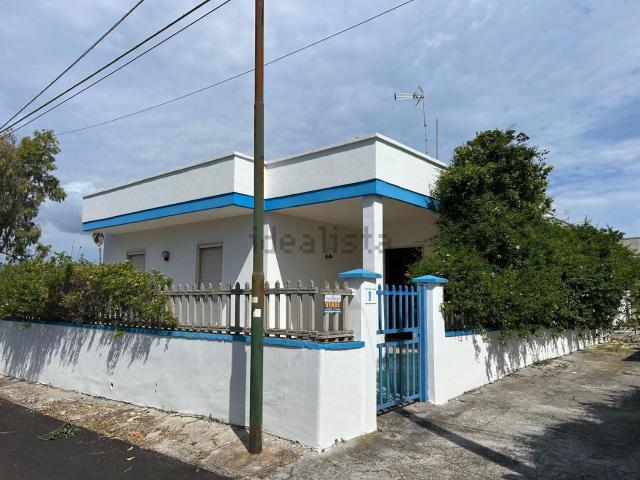 Case e ville in vendita di 120 m² in Via Luigi Tenco