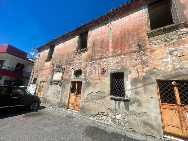 Case e ville in vendita di 120 m² in Via M Livardi, 18
