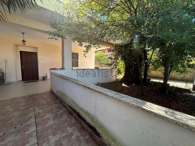 Case e ville in vendita di 120 m² in Via Montegioco