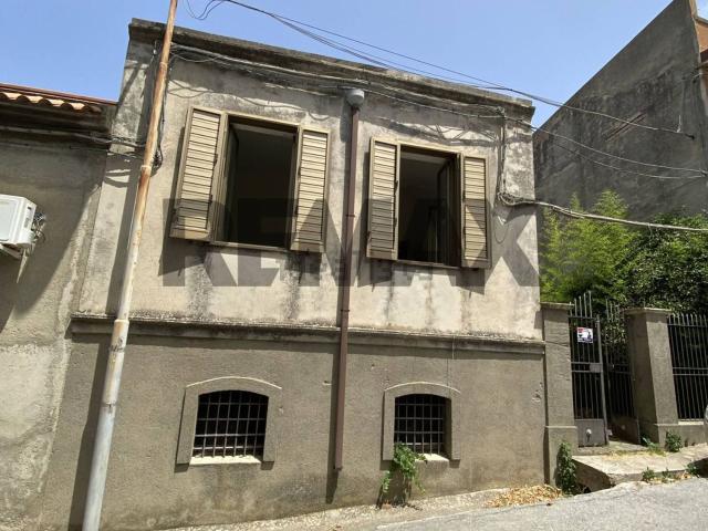 Case e ville in vendita di 120 m² in Via Mannella, 15