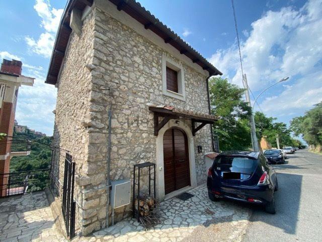 Case e ville in vendita di 120 m² in Via Marcellina