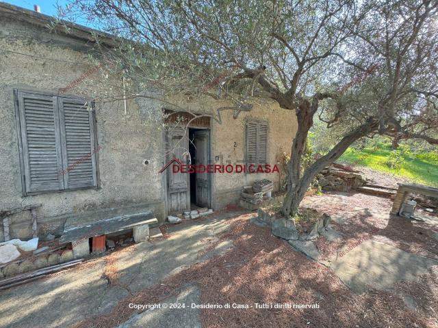 Case e ville in vendita di 120 m² in Via Nazionale, 15