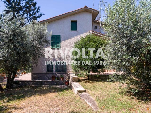 Case e ville in vendita di 120 m² in Via San Vito